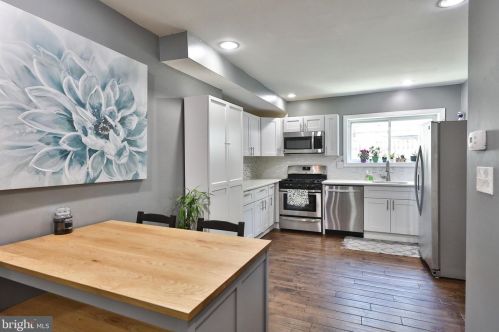 1524 Leithgow St, Philadelphia PA 19147-1514 exterior