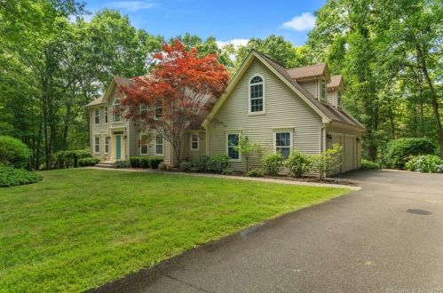 39 Shailer Pond Rd, Deep River, CT 06417-1568