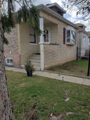 2153 Marmora Ave, Chicago, IL 60639-2814