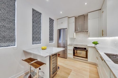 1237 Cottage Pl, Chicago IL  60607-2855 exterior