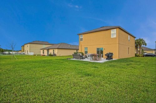 926 Bent Creek Dr, Fort Pierce FL  34947-1330 exterior