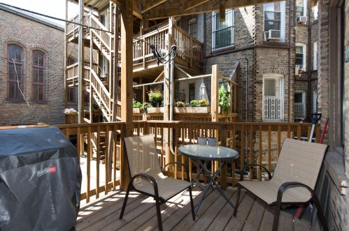 2944 Broadway St, Chicago IL  60657-5300 exterior