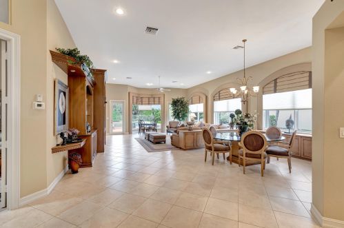 56 Is Dr, Boynton Beach FL 33435-3338 exterior