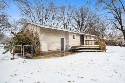 2245 Emens Dr, Meskegon MI  49444-4461 exterior