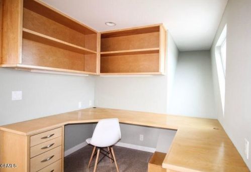 3903 Ocean Dr, Oxnard CA 93035-4435 exterior