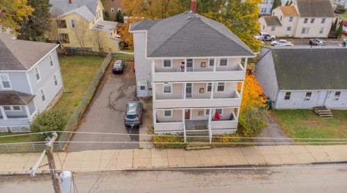 363 Logee St, Woonsocket RI 02895-6031 exterior