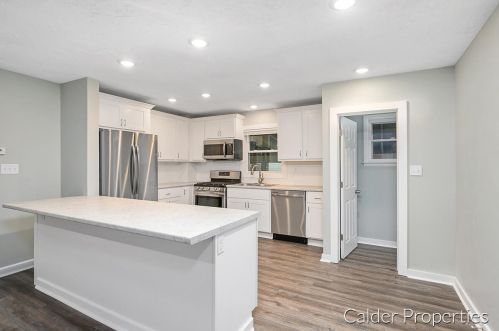 1472 Montgomery Ave, Meskegon MI 49441-1763 exterior