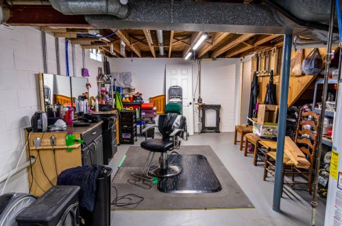 6613 Dodge Pl, Milwaukee WI  53220-1329 exterior