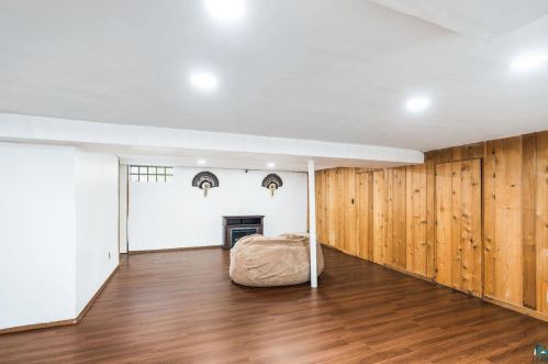 4202 4 St, Duluth MN 55806-2652 exterior