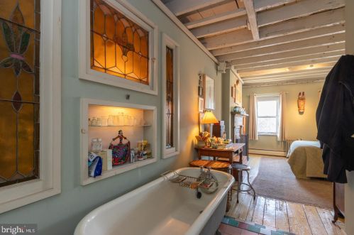 829 Catharine St, Philadelphia PA 19147-2716 exterior