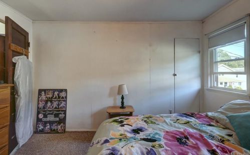 11 Deerfield Ave, Milford CT 06460-7317 exterior