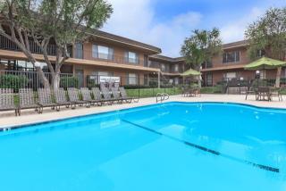 411 Euclid St, Fullerton CA  92832-1601 exterior