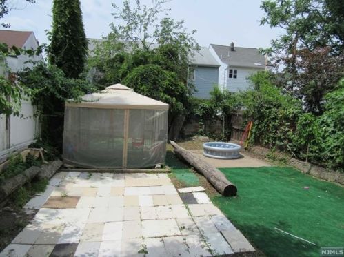 34 Highland St, Paterson, NJ 07524-1712