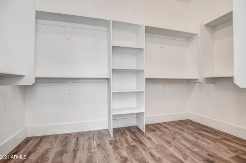 6434 12 St, Phoenix AZ 85086-4804 exterior