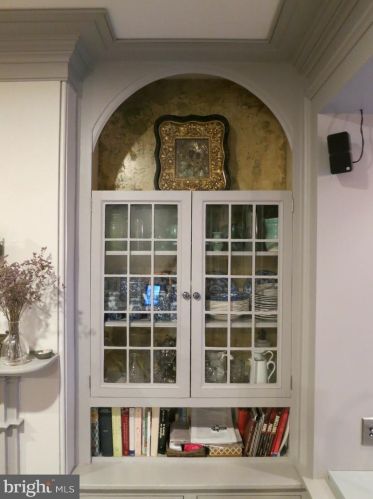 324 Camac St, Philadelphia PA 19140-4214 exterior