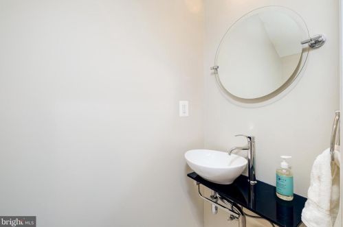 412 M St, Washington DC 20002-3421 exterior