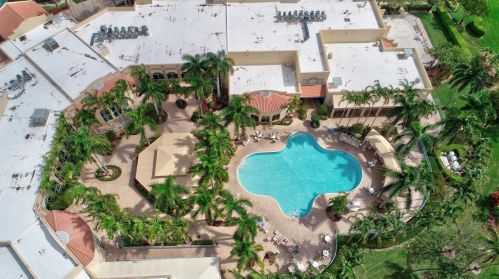 6406 Pebble Crk Way, Boynton Beach FL 33437-4160 exterior