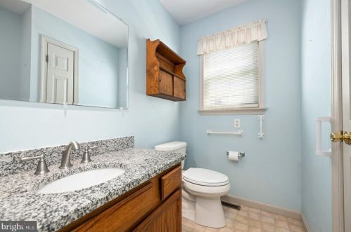 28 Bay Breeze Dr, Lewes DE 19958-2108 exterior