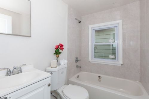 70 Lindsley Ave, Irvington NJ 07111-1749 exterior