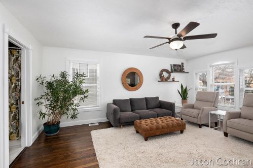 907 Wealthy St, Grand Rapids MI 49506-1515 exterior