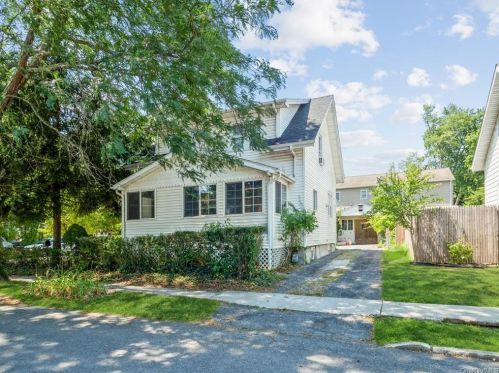 1 Tallardy Pl, Poughkeepsie, NY 12603-2413