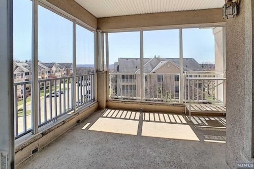 303 Cleveland Ln, Rockaway NJ 07866-5803 exterior