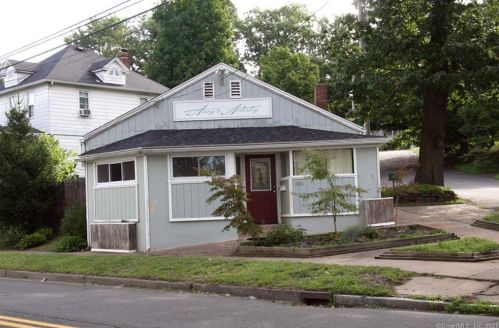 286 Orchard St, Wallingford CT  06492-4548 exterior