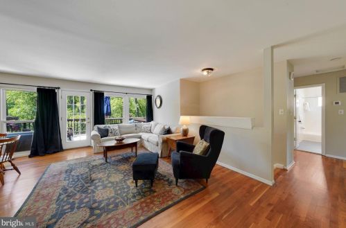 4203 Duvawn St, Alexandria, VA 22310-2024