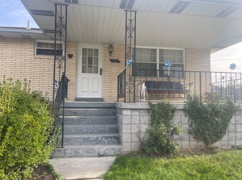 131 Lehr Ave, Pittsburgh PA  15223-1421 exterior