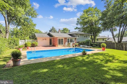 7641 Miller Fall Rd, Rockville MD 20855-1165 exterior