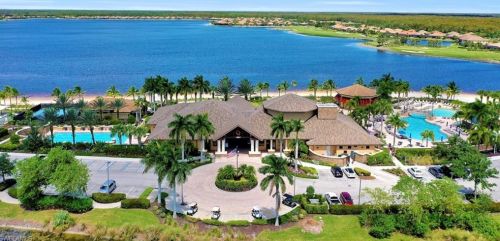 9298 Quarry Dr, Naples FL 34120-5222 exterior