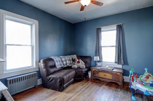 141 Farm St, Woonsocket RI 02895-1107 exterior