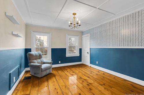 83 Maple St, Ellington CT  06029-3350 exterior