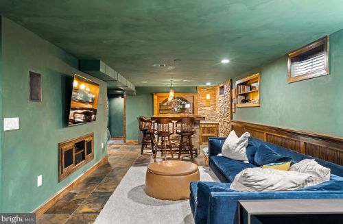 985 6th St, Philadelphia PA  19123-1405 exterior