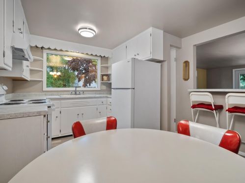 1019 Pne St, Manitowoc WI 54220-2837 exterior