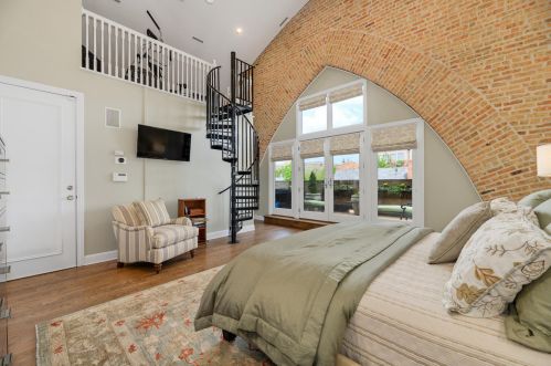 1048 Barry Ave, Chicago IL 60634-4610 exterior