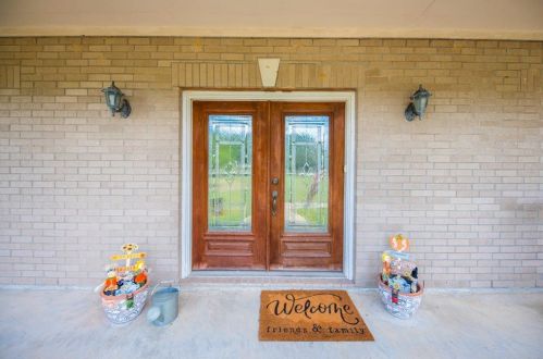 6303 Sprigg, Fulshear TX 77441-6305 exterior