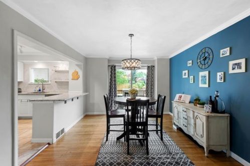 2008 Lacrosse St, Pittsburgh PA 15218-1826 exterior