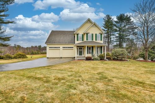 8 Oakmont Dr, Concord, NH 03301-6915