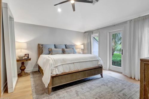 1132 7 St, Naples FL 34102-7334 exterior