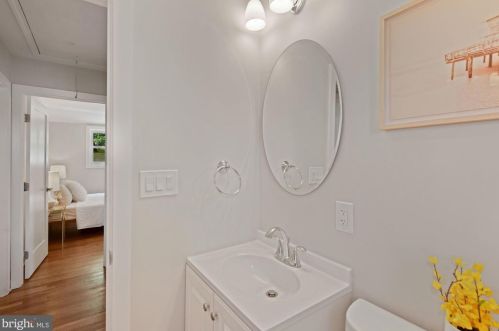 12914 Evanston St, Rockville MD 20853-3002 exterior