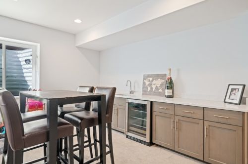 697 Parkside Ave, Elmhurst IL 60126-5029 exterior