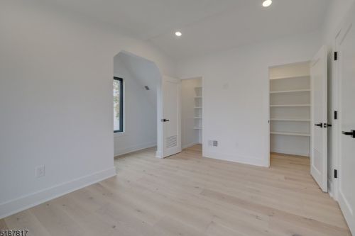 21 New St, Montclair NJ 07042-4543 exterior