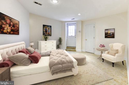 61 Rhode Island Ave, Washington DC  20001-1187 exterior