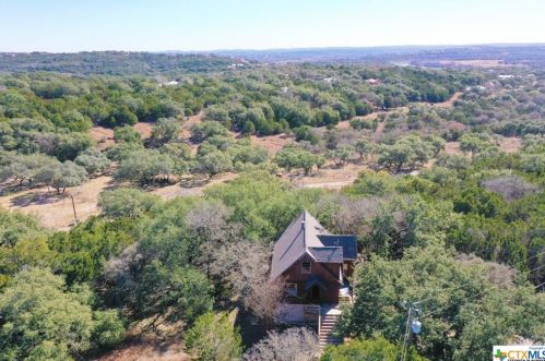 1751 Winding Crk Trl, Spring Branch TX 78070-5327 exterior