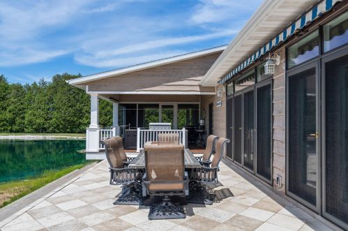 2916 County Road B, Manitowoc WI 54220-8950 exterior