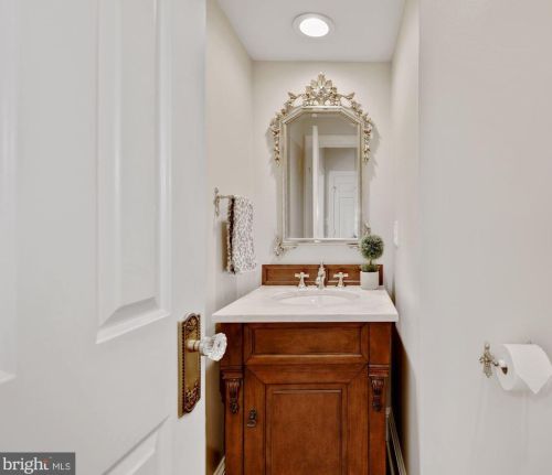 10028 Avenel Farm Dr, Rockville MD  20854-5412 exterior