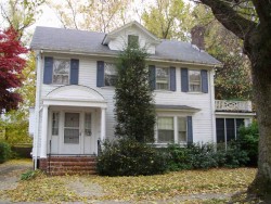 18 Vineyard Rd, Newton, MA 02459-1004