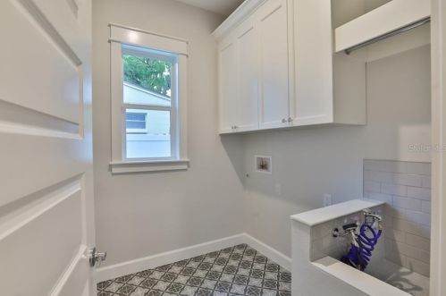 3404 Bay Vista Ave, Tampa FL 33611-1227 exterior