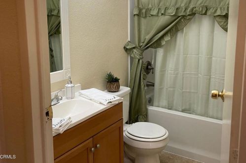 3980 Petit Dr, Oxnard CA 93033-6441 exterior